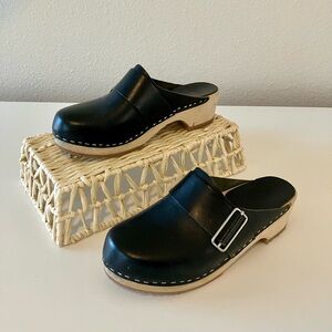 Lotta Classic Elsa Clogs with Wide Buckle